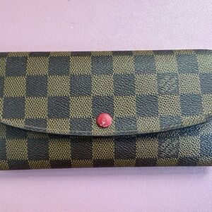 Emilie Wallet LV
